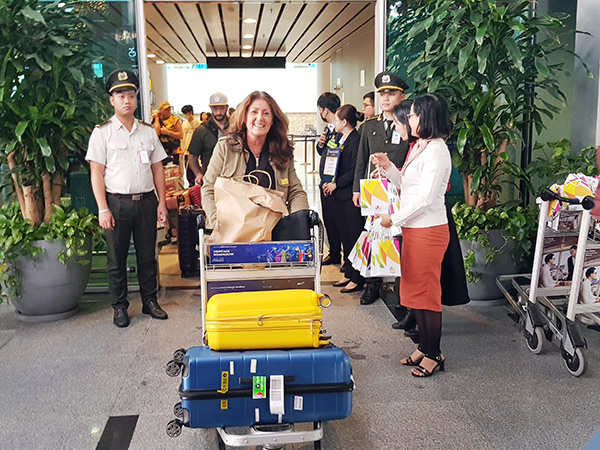 Nụ cười của du khách khi hạ cánh sân bay quốc tế Đà Nẵng ngày đầu năm mới 2025. Nụ cười của du khách khi hạ cánh sân bay quốc tế Đà Nẵng ngày đầu năm mới 2025.