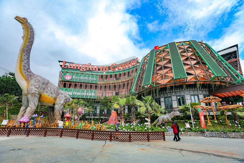 Langfarm Center - Nông trại cổ tích gã khủng long khổng lồ hiền lành Brachiosaurus Langfarm Center - Nông trại cổ tích gã khủng long khổng lồ hiền lành Brachiosaurus