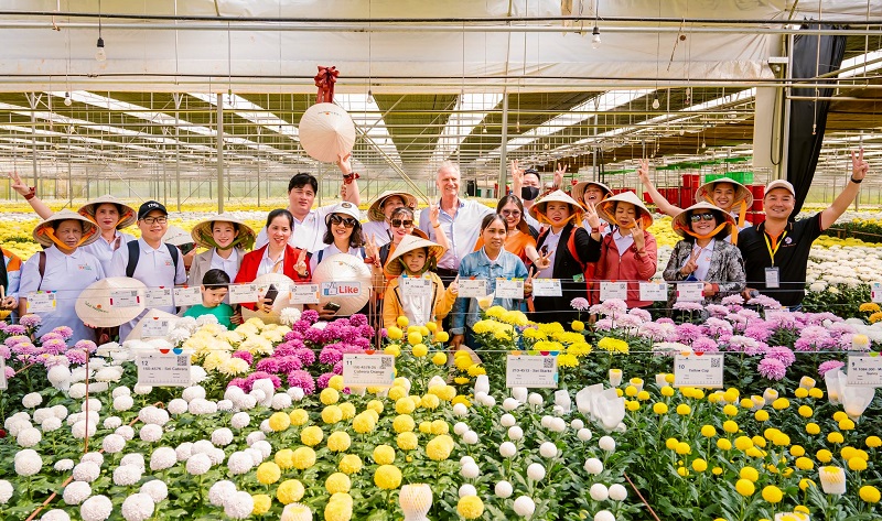 Diện tích trồng hoa và sản lượng hoa của Đà Lạt – Lâm Đồng đều tăng qua các năm, kim ngạch xuất khẩu luôn dẫn đầu cả nước. Diện tích trồng hoa và sản lượng hoa của Đà Lạt – Lâm Đồng đều tăng qua các năm, kim ngạch xuất khẩu luôn dẫn đầu cả nước.