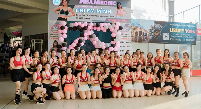 việc tham gia các lớp học, CLB thể thao, ngoài việc nâng cao sức khỏe, còn là cơ hội để giao lưu, chia sẻ, học hỏi kinh nghiệm trong công việc, cuộc sống việc tham gia các lớp học, CLB thể thao, ngoài việc nâng cao sức khỏe, còn là cơ hội để giao lưu, chia sẻ, học hỏi kinh nghiệm trong công việc, cuộc sống