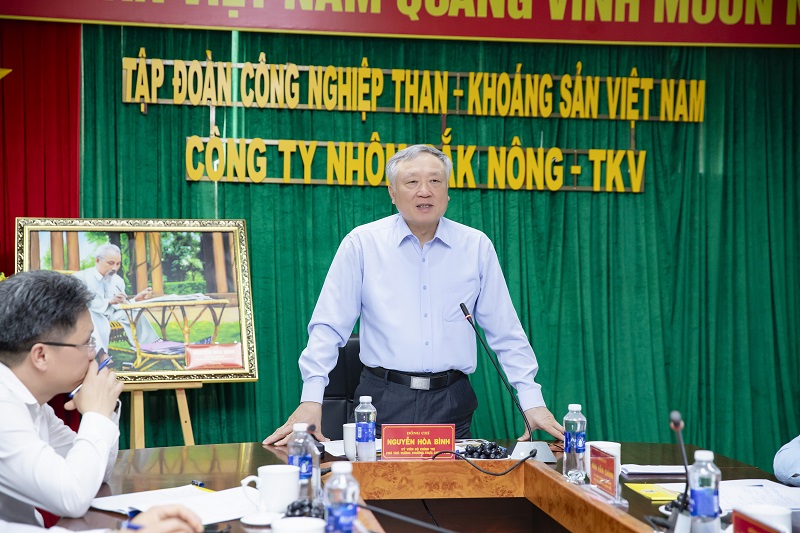 Phó Thủ tướng Thường trực Chính phủ Nguyễn Hòa Bình phát biểu chỉ đạo buổi làm việc. Phó Thủ tướng Thường trực Chính phủ Nguyễn Hòa Bình phát biểu chỉ đạo buổi làm việc.