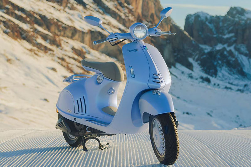 Vespa 946 Snake. Vespa 946 Snake.