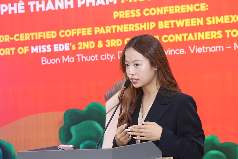 Bà Phương Linh – đối tác của Miss Ede tại thị trường Hoa Kỳ, chia sẻ thông tin.