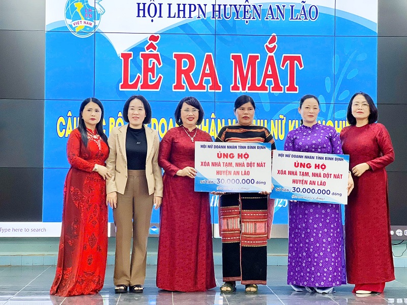 Hội Nữ doanh nhân tỉnh Bình Định đã hỗ trợ 2 hộ phụ nữ huyện An Lão xoá nhà tạm, nhà dột nát mỗi hộ 30 triệu đồng. Hội Nữ doanh nhân tỉnh Bình Định đã hỗ trợ 2 hộ phụ nữ huyện An Lão xoá nhà tạm, nhà dột nát mỗi hộ 30 triệu đồng.