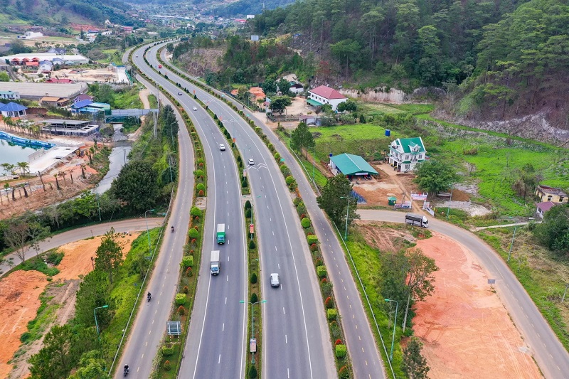 Cao tốc Bảo Lộc - Liên Khương dự kiến hoàn thành đưa vào khai thác cuối năm 2027. Ảnh minh hoạ. Cao tốc Bảo Lộc - Liên Khương dự kiến hoàn thành đưa vào khai thác cuối năm 2027. Ảnh minh hoạ.