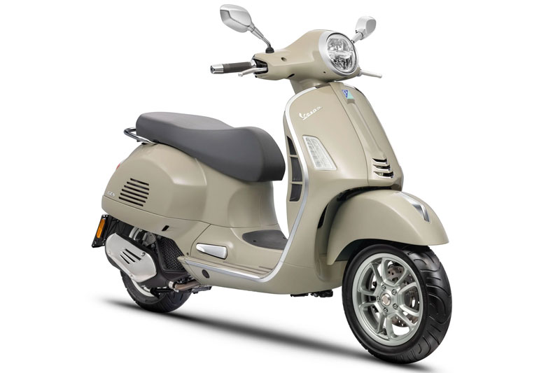 Vespa GTS 300 Classic 2025. Vespa GTS 300 Classic 2025.