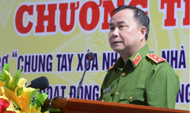 Trung tướng Trần Văn Thiện - Cục trưởng Cục 10, Bộ Công an phát biểu tại buổi trao quà.