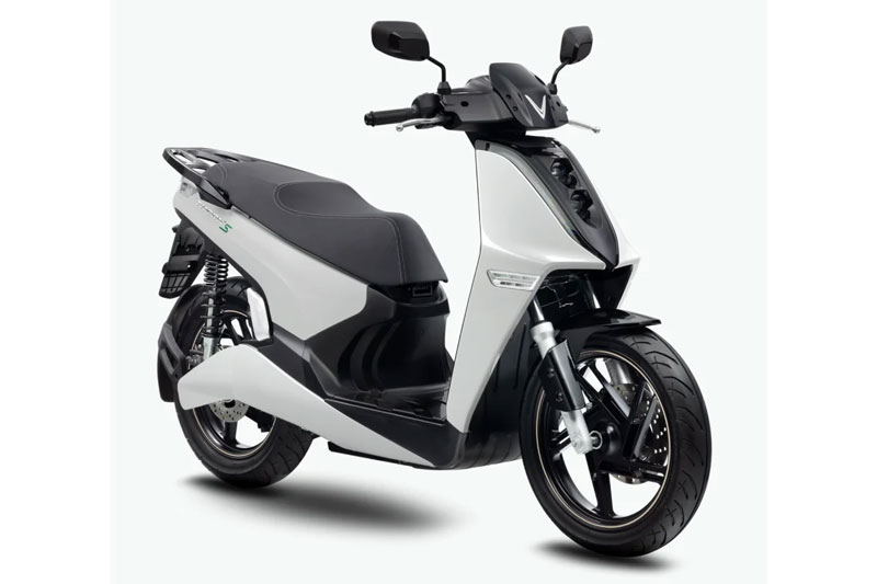 Bảng giá xe máy VinFast tháng 4/2025: Cần chi tối thiểu bao nhiêu để tậu xe?