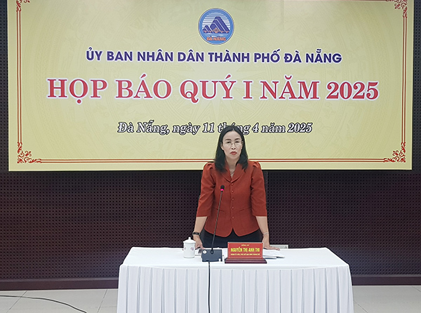 Phó Chủ tịch UBND TP Đà Nẵng Nguyễn Thị Anh Thi trả lời tại cuộc họp báo sáng 11/4. Phó Chủ tịch UBND TP Đà Nẵng Nguyễn Thị Anh Thi trả lời tại cuộc họp báo sáng 11/4.