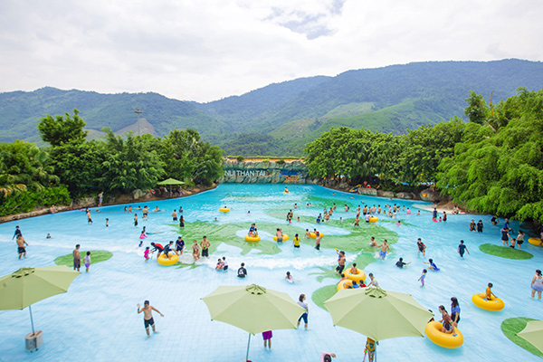 Khu du lịch Công viên Suối khoáng nóng Núi Thần Tài sẵn sàng chào đón du khách dịp lễ 30/4, 1/5 năm nay. Khu du lịch Công viên Suối khoáng nóng Núi Thần Tài sẵn sàng chào đón du khách dịp lễ 30/4, 1/5 năm nay.