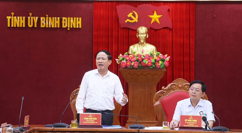 Chủ tịch UBND tỉnh Bình Định Phạm Anh Tuấn phát biểu.