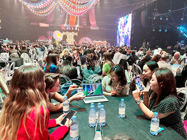 Các doanh nghiệp đang trao đổi thông tin wworkshop B2B tại hội chợ du lịch quốc tế KITF. Các doanh nghiệp đang trao đổi thông tin wworkshop B2B tại hội chợ du lịch quốc tế KITF.