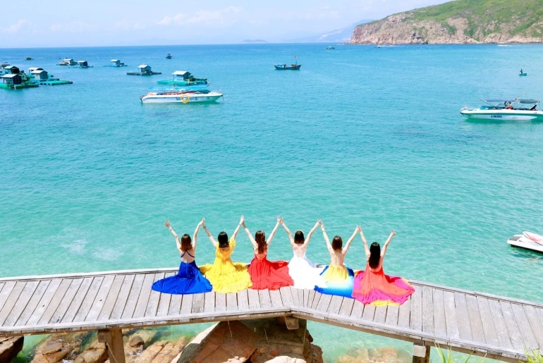 Nhiều tour du lịch có giá ưu đãi cho du khách về với thiên đường du lịch biển Quy Nhơn trong dịp lễ.