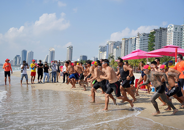 Cuộc thi cứu hộ biển quốc tế Đà Nẵng 2025 diễn ra rất hào hứng.