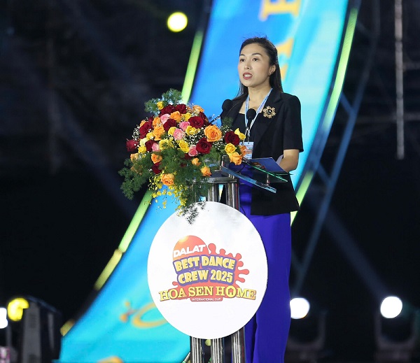 Chị Trần Diệp Mỹ Dung – Phó Bí thư Tỉnh đoàn Lâm Đồng, phát biểu khai mạc. 