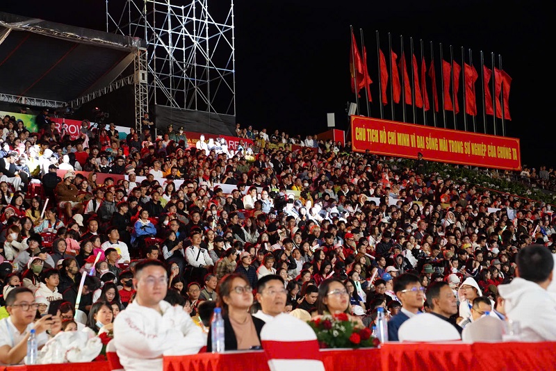 Khán giả mãn nhãn với "đại tiệc" vũ đạo và âm nhạc.