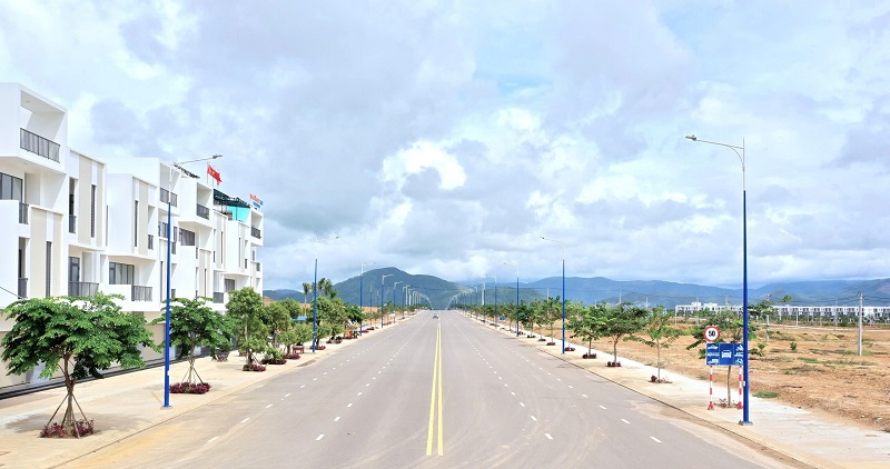 Đây cũng là dịp để giới thiệu , quảng bá, thu hút đầu tư vào Khu công nghiệp Becamex VSIP Bình Định (xã Canh Vinh, huyện Vân Canh. Đây cũng là dịp để giới thiệu , quảng bá, thu hút đầu tư vào Khu công nghiệp Becamex VSIP Bình Định (xã Canh Vinh, huyện Vân Canh.