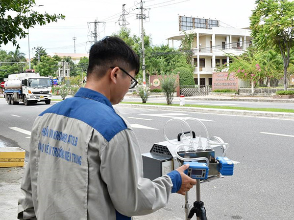 BQL Khu công nghệ cao và các KCN Đà Nẵng tiến hành quan trắc môi trường tại các KCN trên địa bàn. BQL Khu công nghệ cao và các KCN Đà Nẵng tiến hành quan trắc môi trường tại các KCN trên địa bàn.