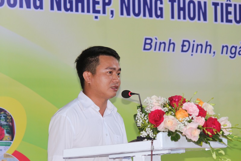 Đại diện doanh nghiệp phát biểu.