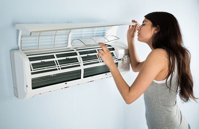 Bật điều hòa có mùi chua: Nguyên nhân do đâu và cách khắc phục ra sao?