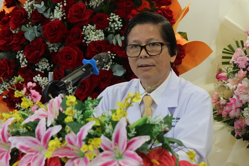 BS.CKII Phan Nam Hùng - Giám đốc chuyên môn Bệnh viện Bình Định, chia sẻ tại buổi lễ.