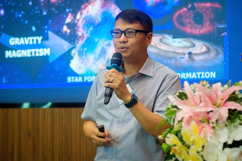 GS.TS Hoàng Chí Thiêm (Viện Khoa học Vũ trụ và Thiên văn Hàn Quốc - KASI), phát biểu.