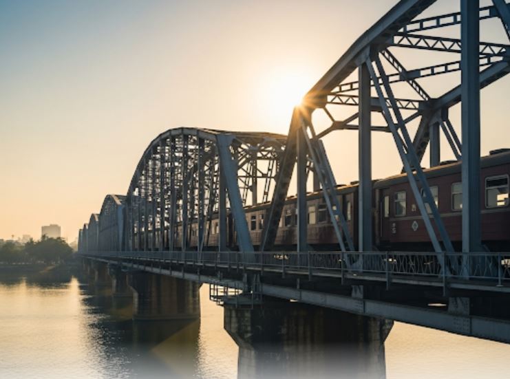 Đây được xem là 'Tháp Eiffel nằm ngang' giữa lòng Hà Nội, biểu tượng trường tồn hơn 100 năm lịch sử