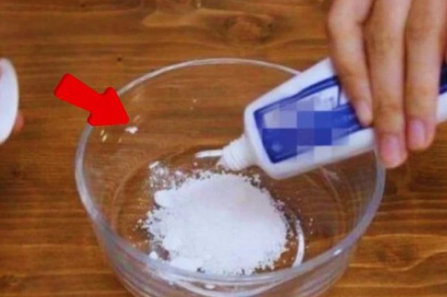 Kem đánh răng + muối: Chà nhẹ 5 phút, vòi nước cũ mốc bao năm sáng bóng nhờ hỗn hợp bất ngờ