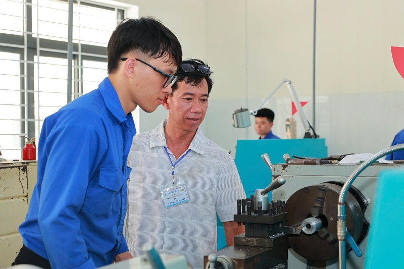 Thời lượng thực hành và thực tập trong chương trình đào tạo của QCET chiếm đến 70% tổng thời gian. 