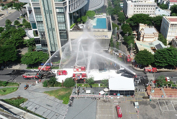 Diễn tập PCCC tại khách sạn Novotel (Đà Nẵng). Diễn tập PCCC tại khách sạn Novotel (Đà Nẵng).