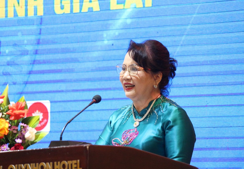 Bà Đồng Thị Ánh – Chủ tịch Hội Nữ doanh nhân tỉnh Bình Định, phát biểu khai mạc.