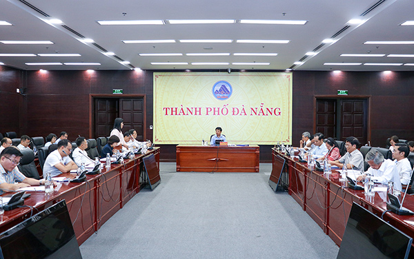 Chủ tịch UBND TP Đà Nẵng Lương Nguyễn Minh Triết làm việc với Sở KH&CN chiều ngày 15/7.