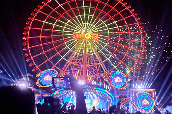 Vòng quay khổng lồ Sun Wheel cùng tổ hợp giải trí Da Nang Downtown sẽ ngừng hoạt động từ ngày 3/9/2025. Vòng quay khổng lồ Sun Wheel cùng tổ hợp giải trí Da Nang Downtown sẽ ngừng hoạt động từ ngày 3/9/2025.