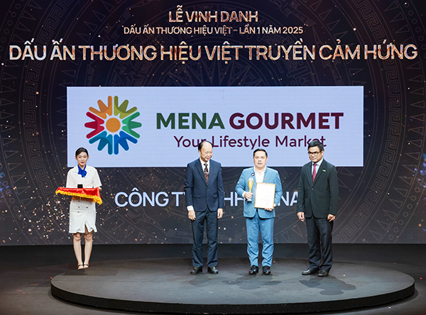 Ông Nguyễn Ngọc Quý đại diện Mena Gourmet nhận giải thưởng "Dấu ấn thương hiệu Việt truyền cảm hứng". Ông Nguyễn Ngọc Quý đại diện Mena Gourmet nhận giải thưởng "Dấu ấn thương hiệu Việt truyền cảm hứng".