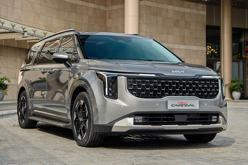 Kia Carnival. Kia Carnival.