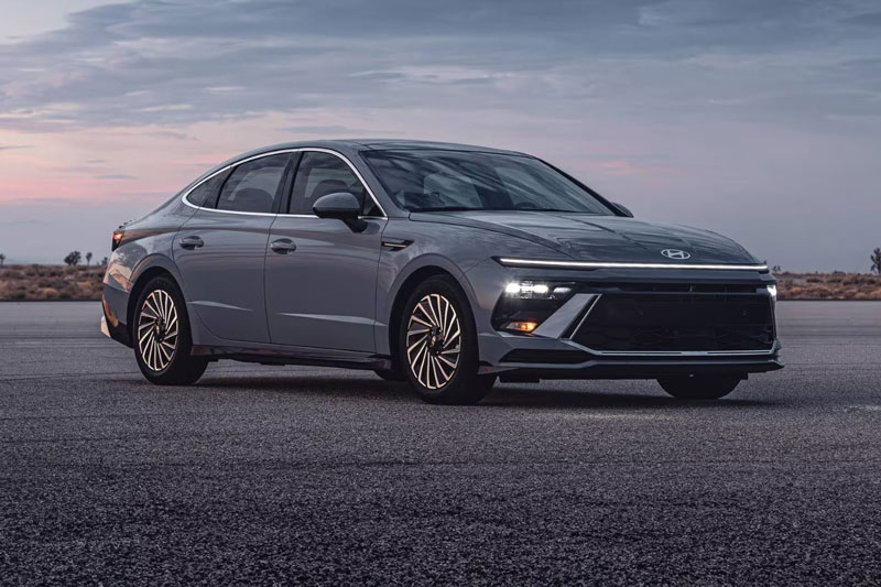 =7. Hyundai Sonata Hybrid - 47 MPG (khoảng 19,98 km/lít). =7. Hyundai Sonata Hybrid - 47 MPG (khoảng 19,98 km/lít).