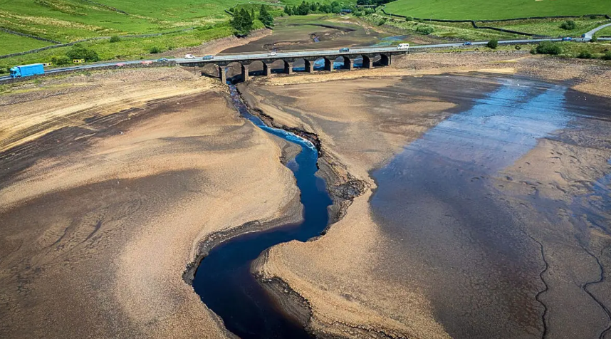 Nước Anh đang trải qua đợt hạn hán nghiêm trọng Nước Anh đang trải qua đợt hạn hán nghiêm trọng