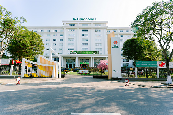Trường Đại học Đông Á (Đà Nẵng). Trường Đại học Đông Á (Đà Nẵng).
