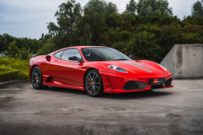 Vì sao siêu xe Ferrari chủ yếu có màu sơn đỏ?