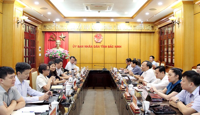 Quang cảnh buổi làm việc