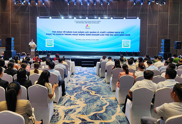 Toạ đàm về nâng cao năng lực quản lý, chất lượng phục vụ tại các khách sạn do Sở VH-TT&DL Đà Nẵng tổ chức chiều ngày 28/8. Toạ đàm về nâng cao năng lực quản lý, chất lượng phục vụ tại các khách sạn do Sở VH-TT&DL Đà Nẵng tổ chức chiều ngày 28/8.