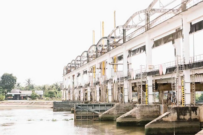 Chủ động nguồn nước ngọt cho sản xuất và đời sống Đồng bằng sông Cửu Long. Chủ động nguồn nước ngọt cho sản xuất và đời sống Đồng bằng sông Cửu Long.