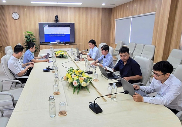 CPCIT đã phối hợp cùng ĐNPC tổ chức các buổi hướng dẫn sử dụng, cài đặt ứng dụng để sẵn sàng triển khai thực địa CPCIT đã phối hợp cùng ĐNPC tổ chức các buổi hướng dẫn sử dụng, cài đặt ứng dụng để sẵn sàng triển khai thực địa