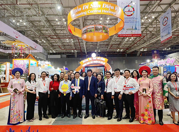 Ngành du lịch Đà Nẵng, Huế, Quảng Trị đồng hành tổ chức gian hàng chung "Miền di sản diệu kỳ" tại ITE HCMC 2025. Ngành du lịch Đà Nẵng, Huế, Quảng Trị đồng hành tổ chức gian hàng chung "Miền di sản diệu kỳ" tại ITE HCMC 2025.