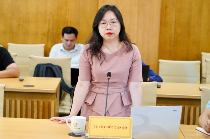 Bà Nguyễn Thị Nga, Phó Vụ trưởng Vụ Tổ chức cán bộ, Bộ KH&CN thông tin về chính sách thu hút, trọng dụng nhân tài tại họp báo ngày 4/9. Ảnh: Bộ KH&CN Bà Nguyễn Thị Nga, Phó Vụ trưởng Vụ Tổ chức cán bộ, Bộ KH&CN thông tin về chính sách thu hút, trọng dụng nhân tài tại họp báo ngày 4/9. Ảnh: Bộ KH&CN