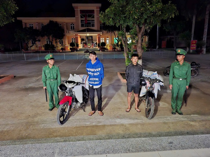 +ảnh 1: Lực lượng Đồn Biên phòng Cầu Muống phát hiện các đối tượng vận chuyển hàng hóa nhập lậu +ảnh 1: Lực lượng Đồn Biên phòng Cầu Muống phát hiện các đối tượng vận chuyển hàng hóa nhập lậu