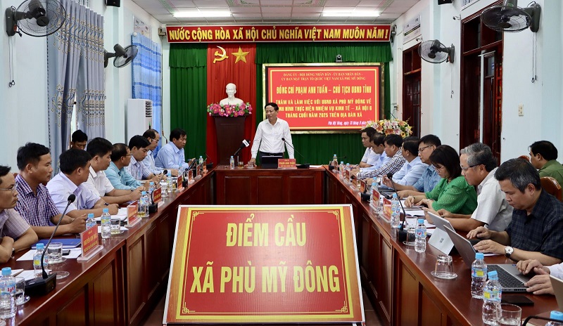 , Chủ tịch UBND tỉnh Gia Lai Phạm Anh Tuấn đã có buổi làm việc với UBND xã Phù Mỹ Đông. , Chủ tịch UBND tỉnh Gia Lai Phạm Anh Tuấn đã có buổi làm việc với UBND xã Phù Mỹ Đông.