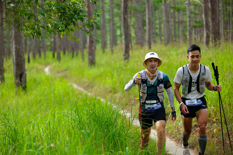 Prenn Trail Summit Các vận động viên sẽ băng qua địa hình gồ ghề, hiểm trở, từ rừng già bạt ngàn đến những thung lũng sâu thẳm, từ cao nguyên Di Linh lên cao nguyên Lâm Viên. Prenn Trail Summit Các vận động viên sẽ băng qua địa hình gồ ghề, hiểm trở, từ rừng già bạt ngàn đến những thung lũng sâu thẳm, từ cao nguyên Di Linh lên cao nguyên Lâm Viên.