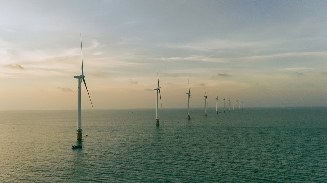 Trọng tâm là phát triển cảng biển, logistics ven biển, điện gió ven bờ, ngoài khơi, du lịch biển Trọng tâm là phát triển cảng biển, logistics ven biển, điện gió ven bờ, ngoài khơi, du lịch biển