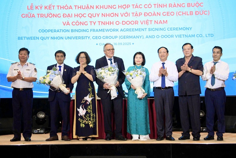 Tập đoàn GEO, Công ty TNHH O-DOOR Việt Nam và Trường Đại học Quy Nhơn ký kết hợp tác. Tập đoàn GEO, Công ty TNHH O-DOOR Việt Nam và Trường Đại học Quy Nhơn ký kết hợp tác.